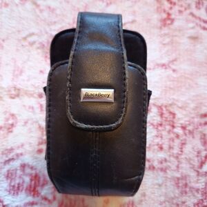 BlackBerry Black Leather Phone Holster